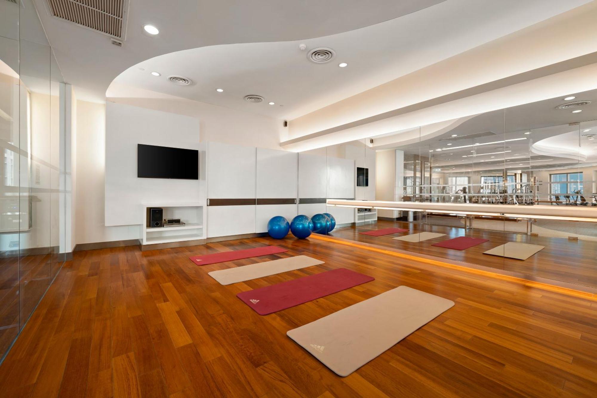 Grande Centre Point Hotel Ratchadamri Bangkok Exteriér fotografie The Yoga Studio