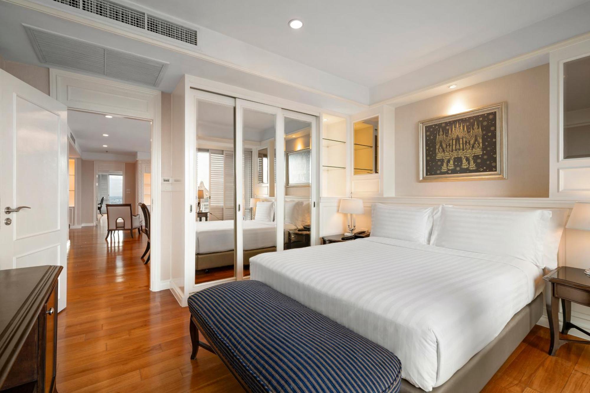 Grande Centre Point Hotel Ratchadamri Bangkok Exteriér fotografie A bedroom at the hotel